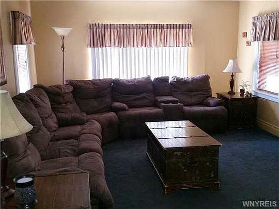 2nd image of 122 Grandview Ave