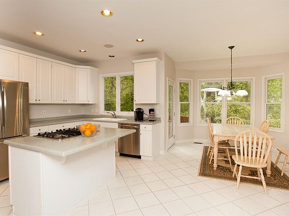 5th image of 7019 Clearwood Ct