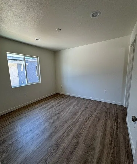 1012 W Cypress St #B — Photo 9