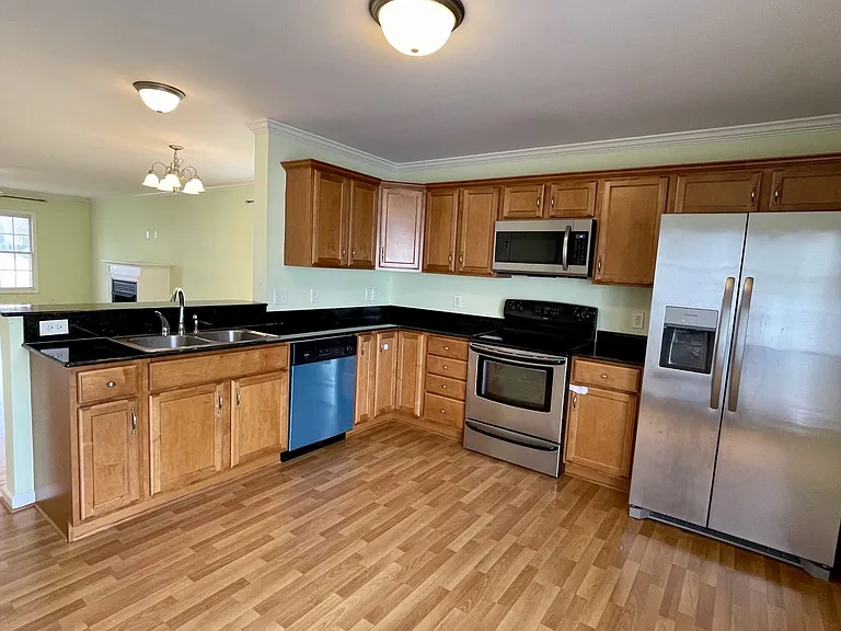 616 Capstone Dr #1 — Photo 6