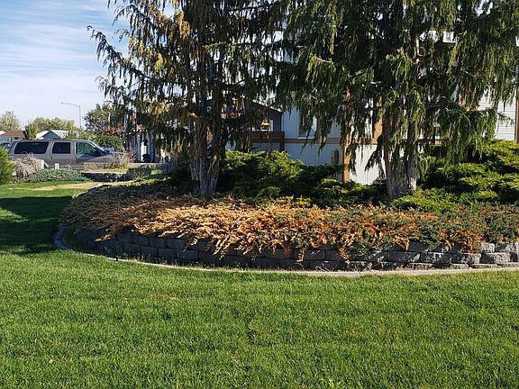 3rd image of 604 Hilltop Dr