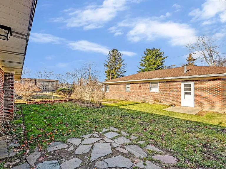 850 Church St — Photo 39