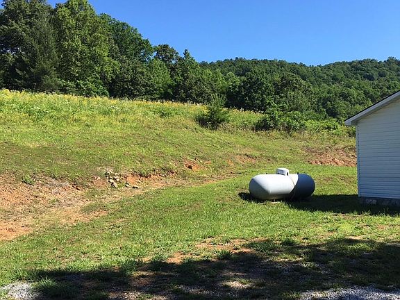 5th image of 670 Harps Creek Rd