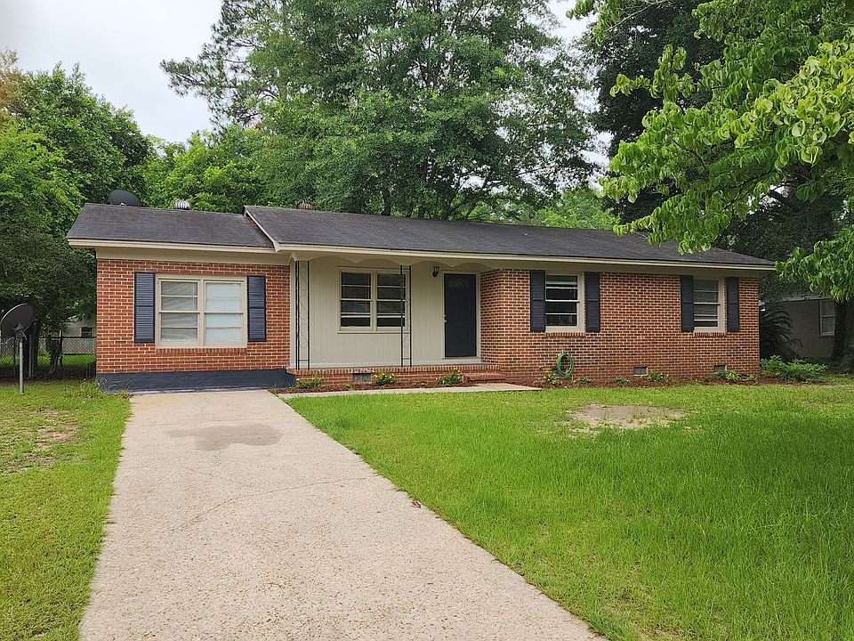 1st image of 411 Vintage Rd