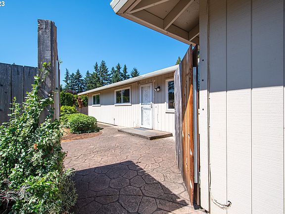 21621 S Crestview Dr, Oregon City, OR 97045 | MLS #23291340 | Zillow