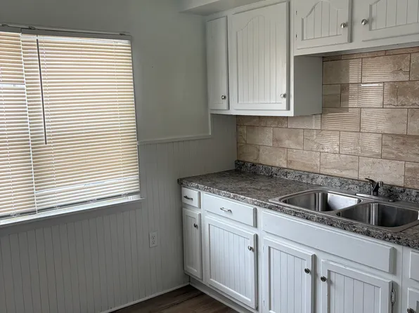 4441 S 13th St, Milwaukee, WI 53221