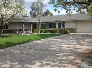 105 Glen Oaks Dr, Bakersfield, CA 93309