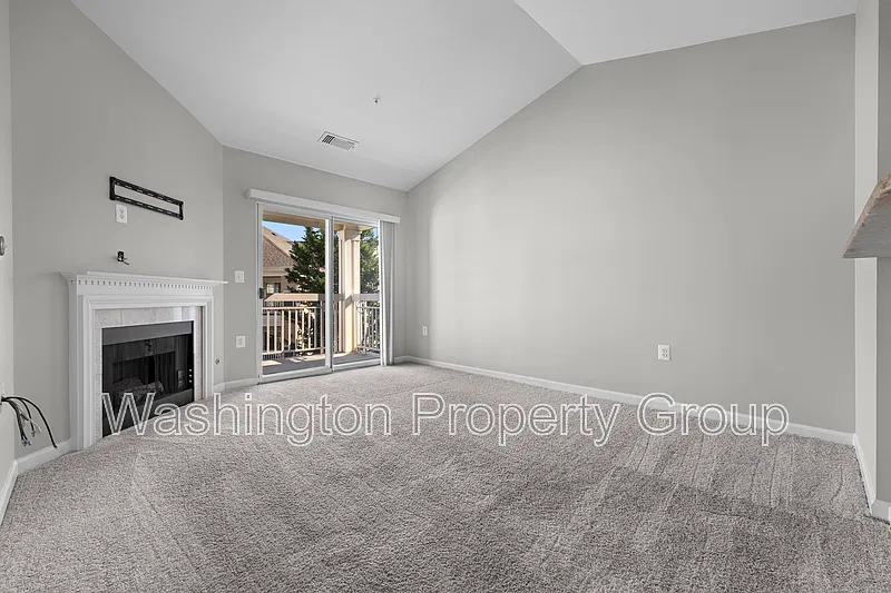 1 bed, 1.0 bath, 810 sqft, $1,875 — Photo 4