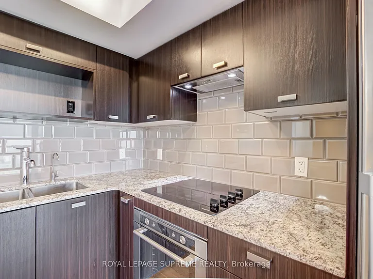 275 Village Green Sq #1920 — Photo 20