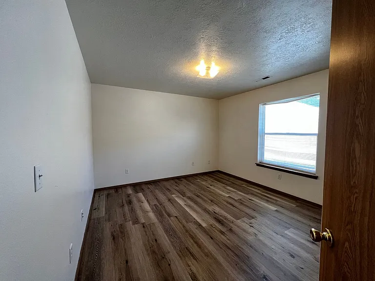 5503 Glenridge Way — Photo 20