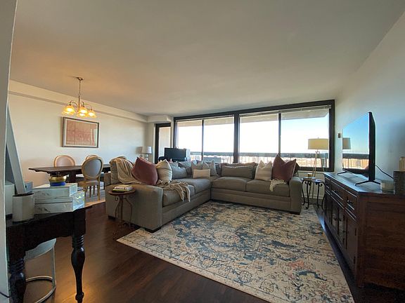 5th image of 3701 S George Mason Dr Unit 2010