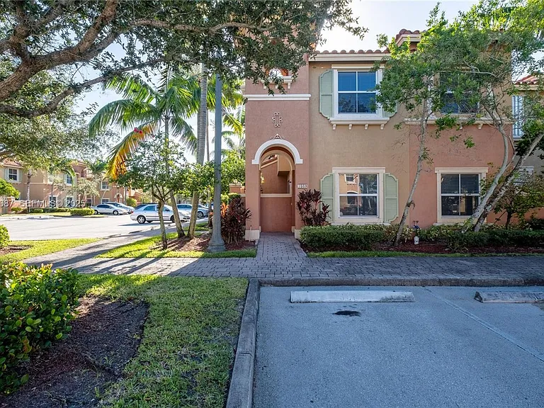 1009 SW 144th Ave #2701 — Photo 8