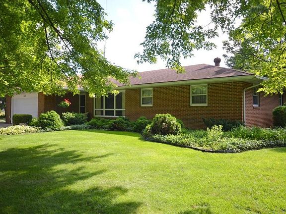 4th image of 56354 Silvercrest Dr