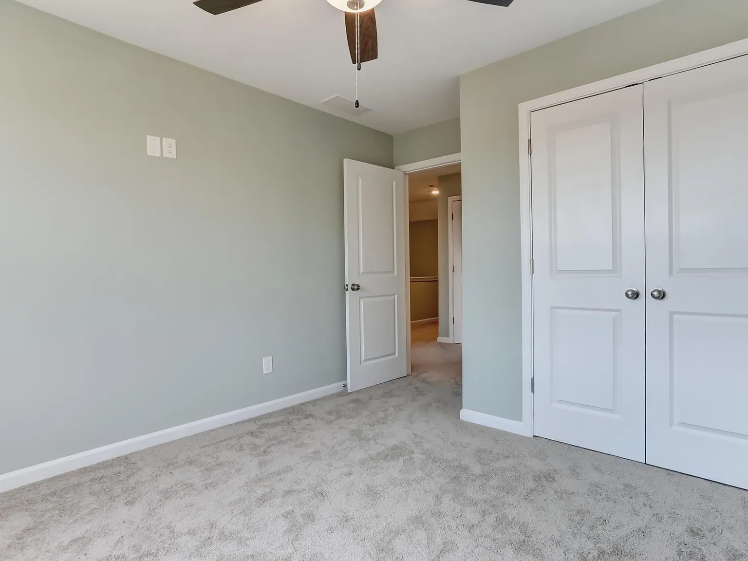 3 bed, 2000 sqft, $1,895 — Photo 4