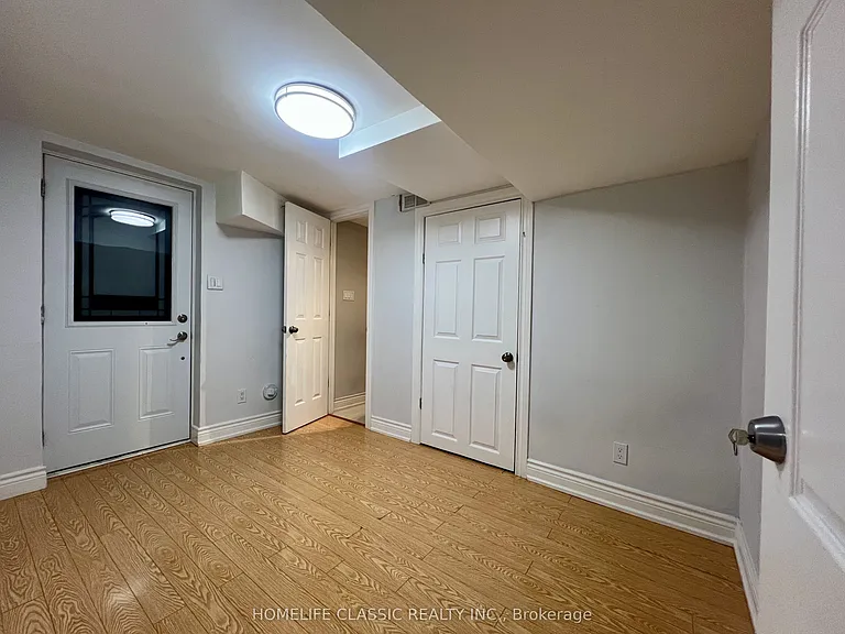 309 Princess Ave #BASEMENT — Photo 7