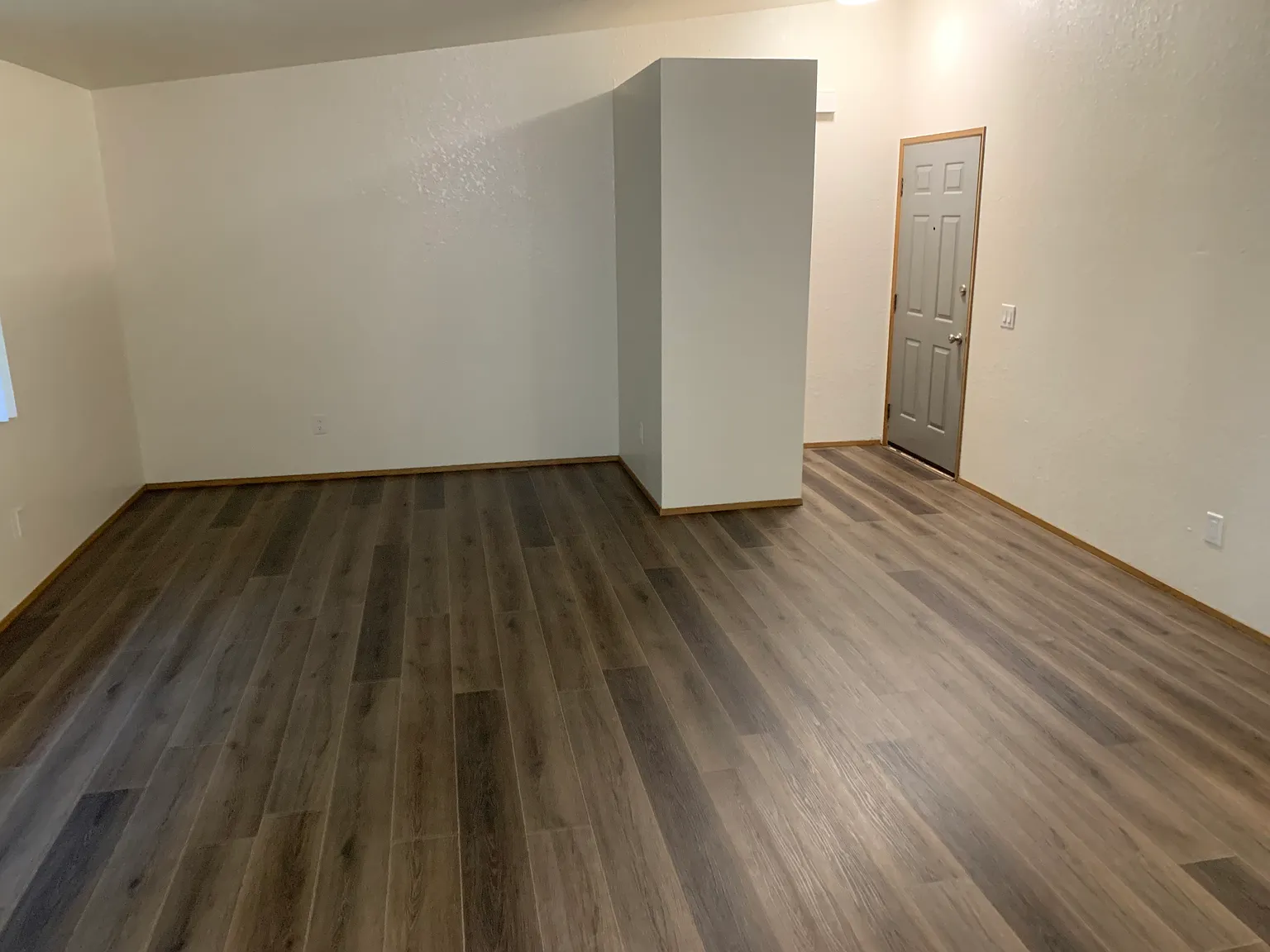 2 bed, 864 sqft, $1,700 — Photo 2
