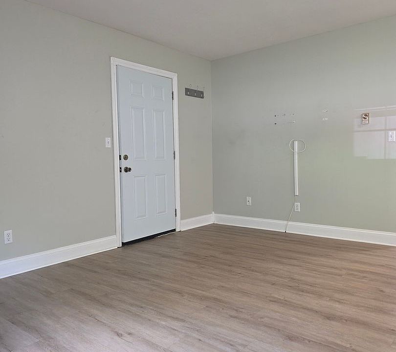 1st image of 289 Mulberry Ave #2