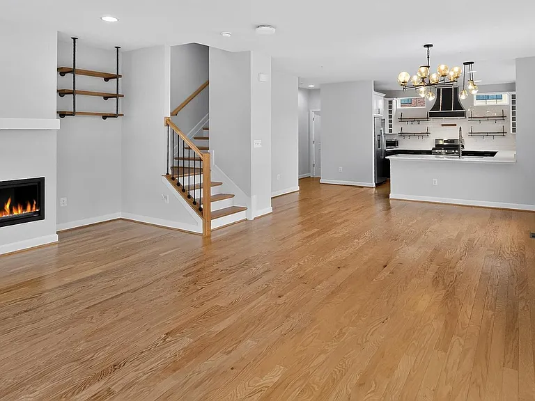 627 Leigh Way — Photo 24