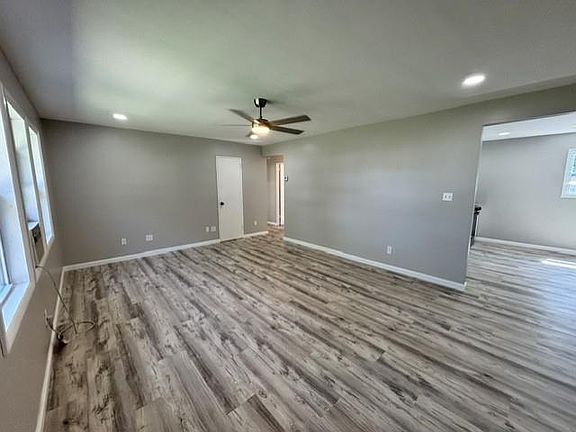 3rd image of 2824 Arcadia Ave