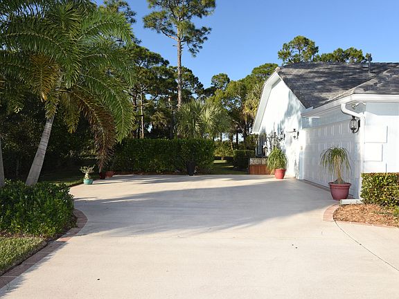 3rd image of 3313 Bent Pine Dr