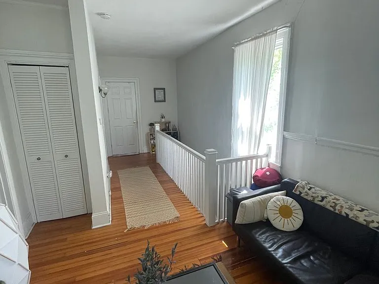 528 S Pine St — Photo 2