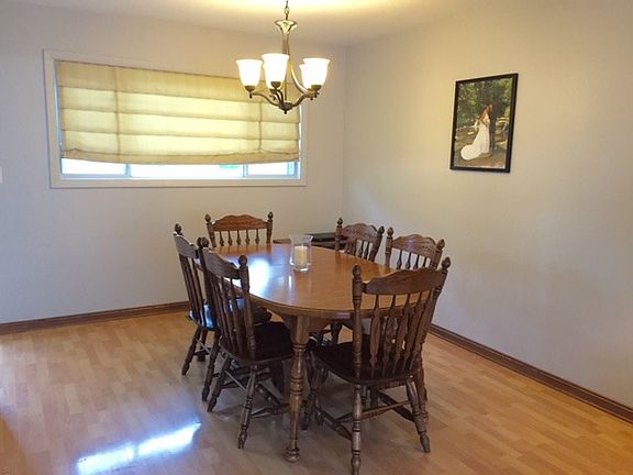 5th image of 2227 Evergreen Ln