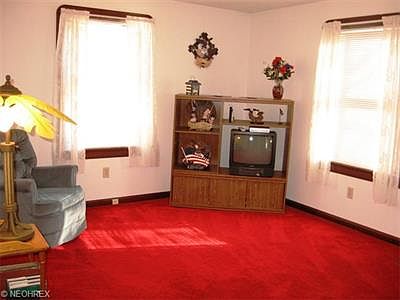 3rd image of 1042 Park Ave