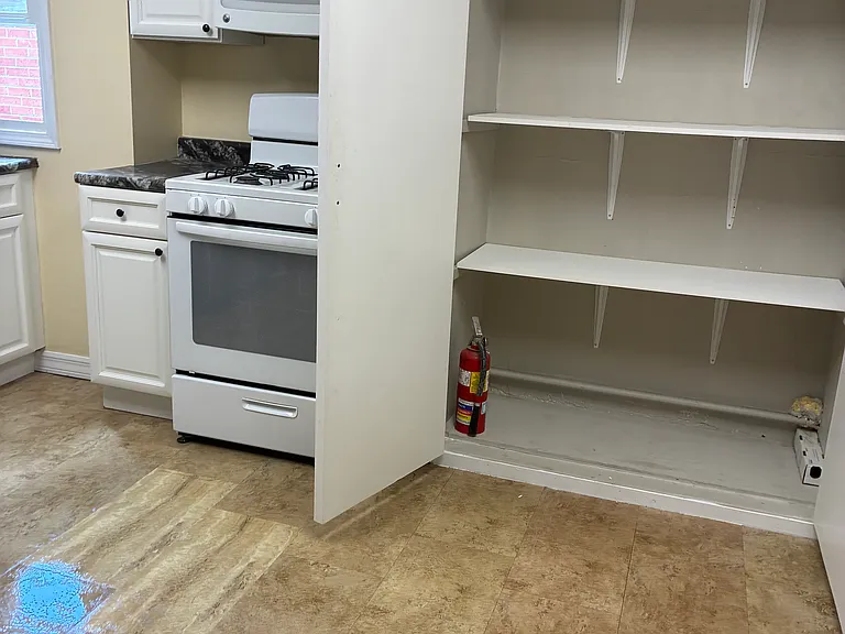 110 S Cass Ave #2-R — Photo 28