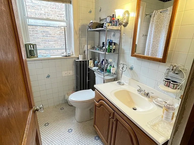 6428 S Langley Ave #4 — Photo 4