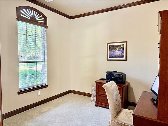 5th image of 1019 Hot Springs Dr