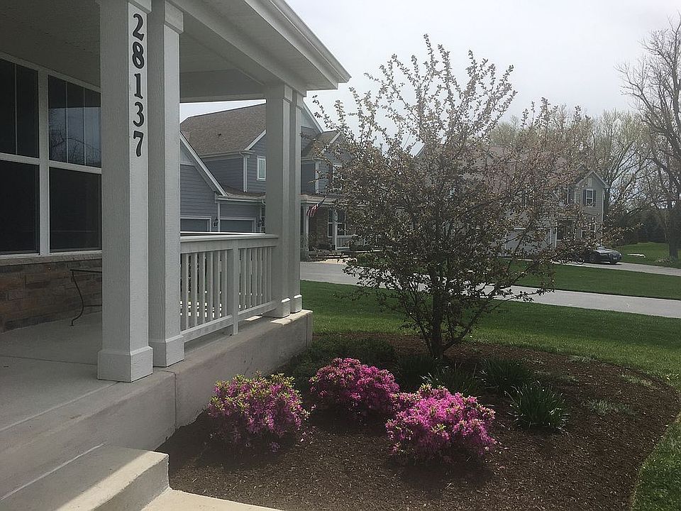 2nd image of 28137 W Maple Ave