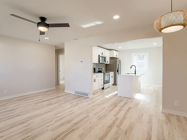 12455 Weir St — Photo 7