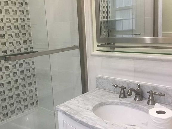 3rd image of 550 Saint Pauls Ave #1