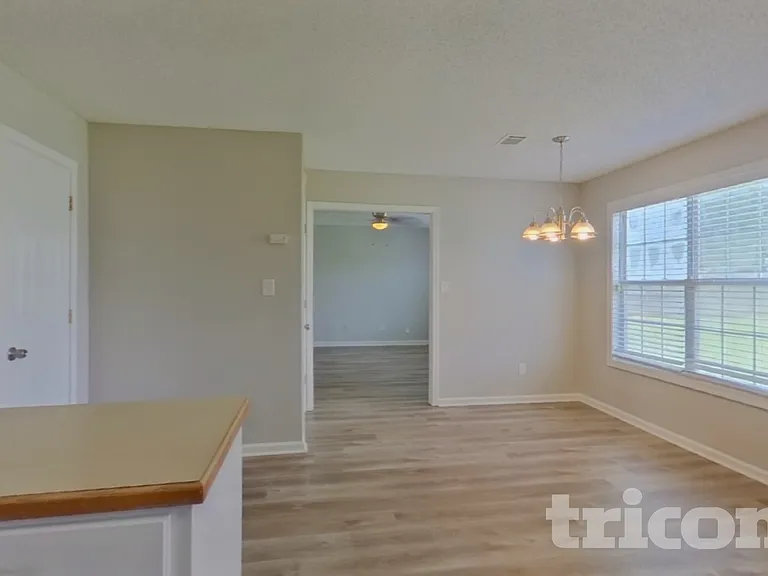 1055 Maria Dr — Photo 3