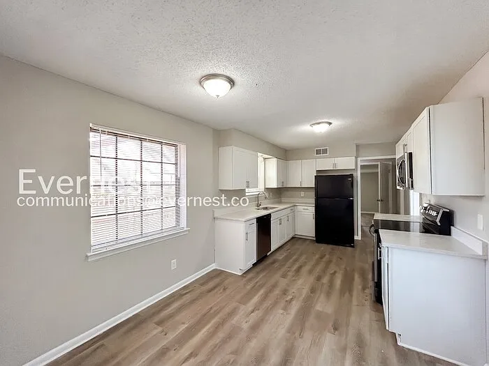 3333 Leschallas Dr — Photo 5