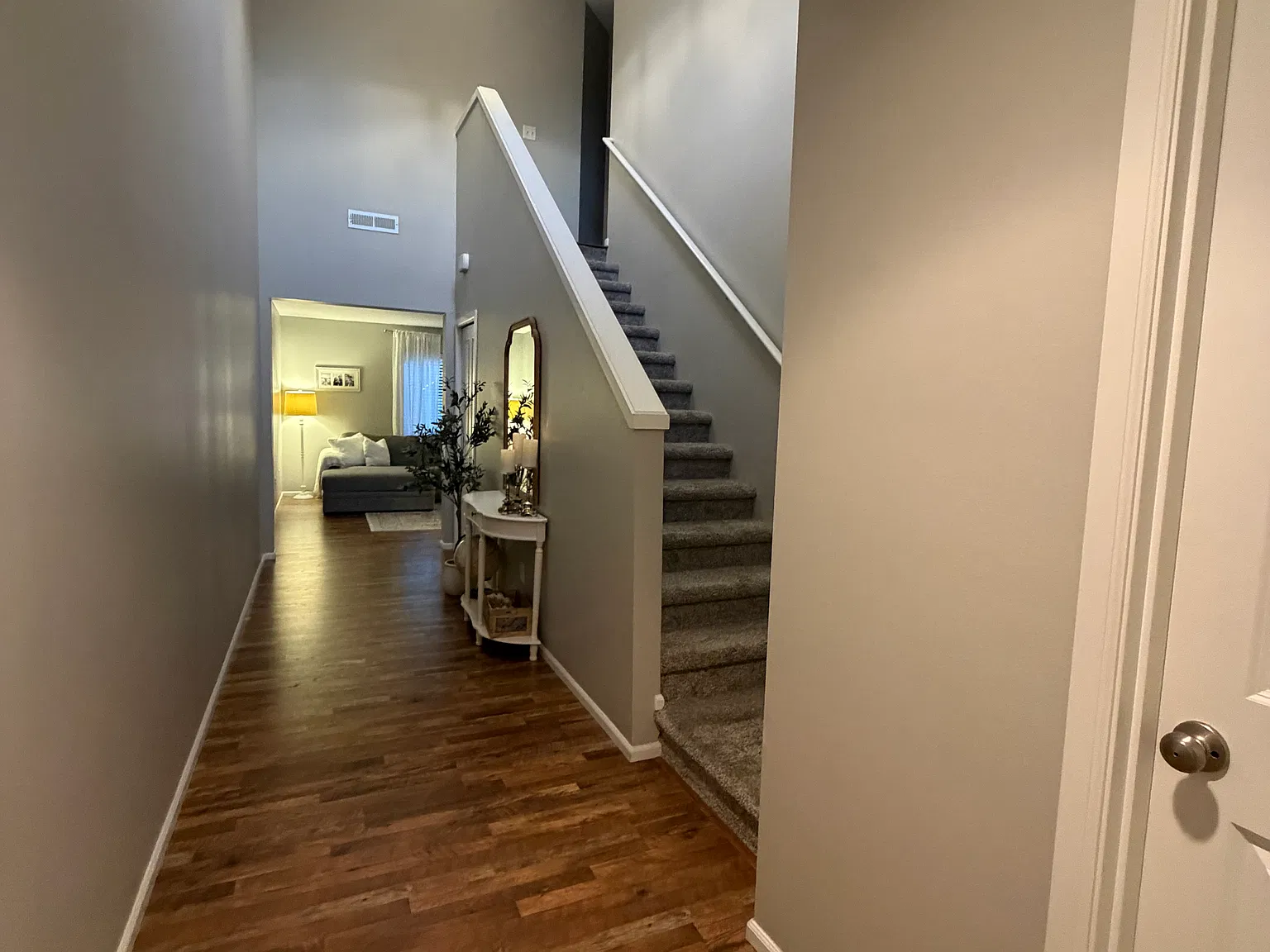 3 bed, 2.5 bath, 1450 sqft, $2,850 — Photo 3