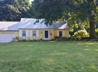 56 Cobbles Dr, Penfield, NY 14526