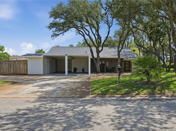 2606 Encina Cir, Rockport, TX 78382
