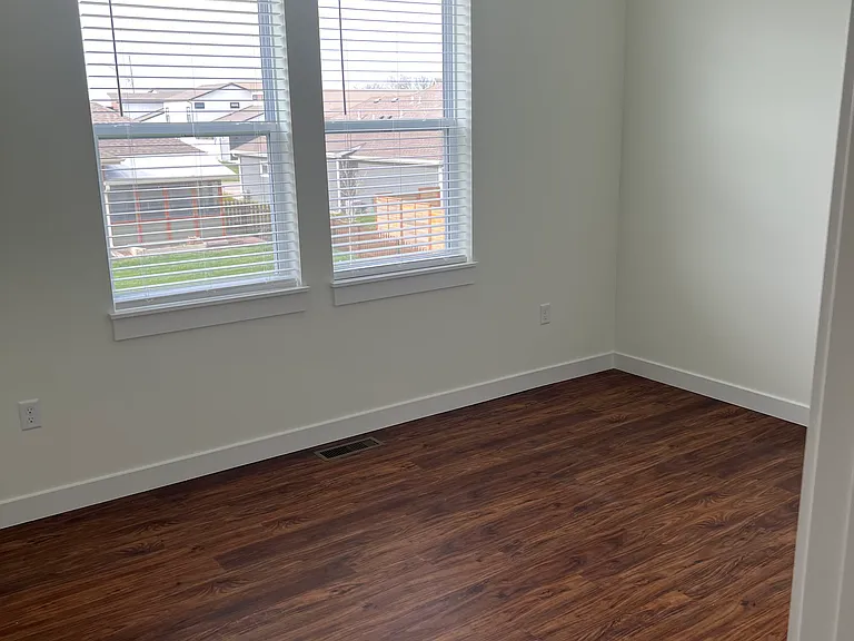 2526 Arlene Pl — Photo 3
