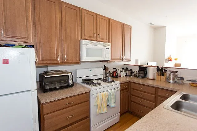 1426 W Belmont Ave #A3 — Photo 3