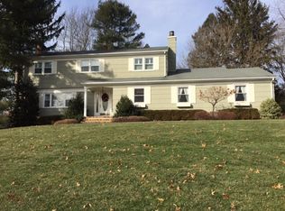 16 Fireside Rd, Red Bank, NJ 07701