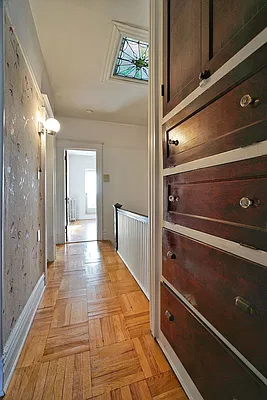 Rented by REMAX Elite | media 18