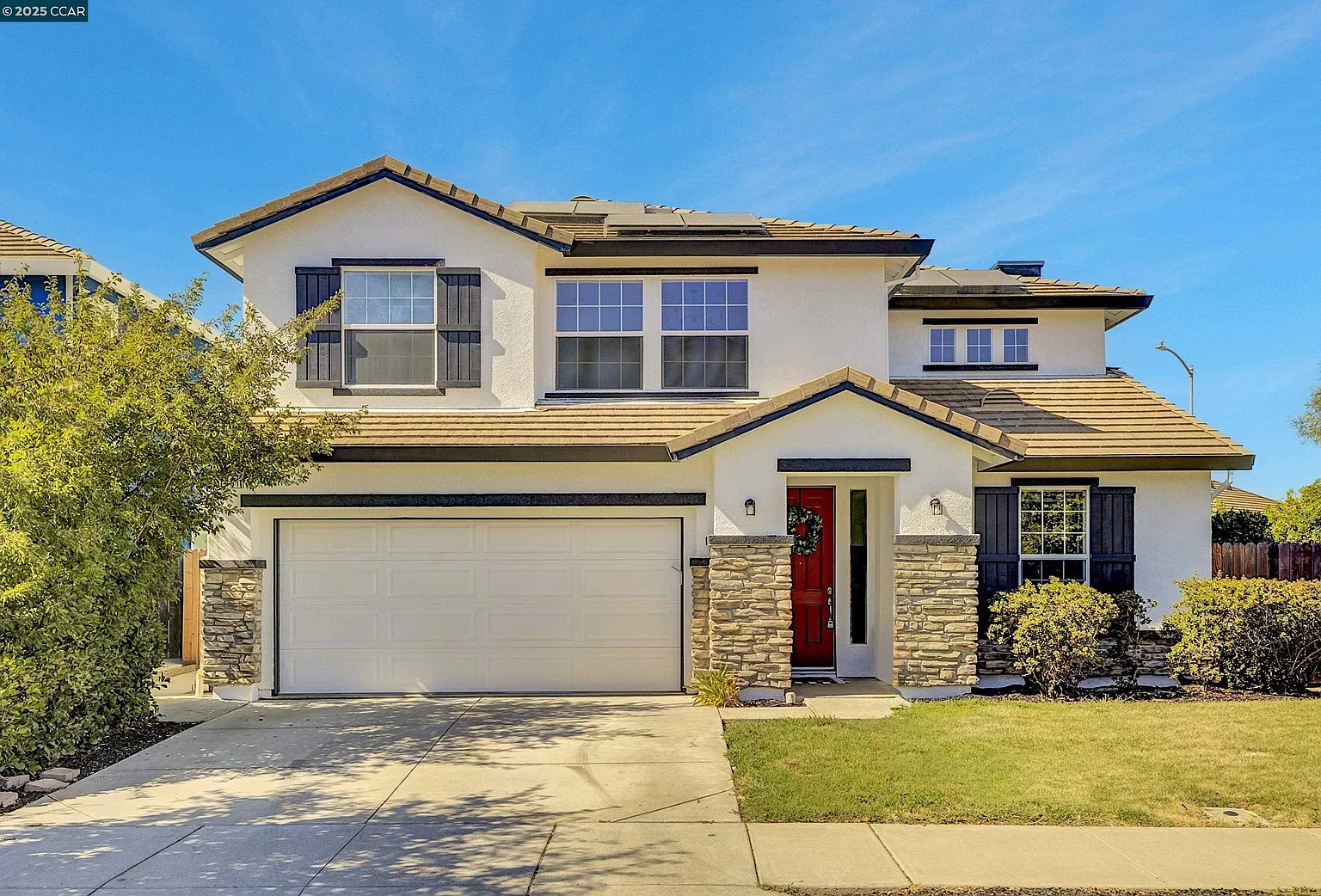 1401 Yosemite Cir photo 1