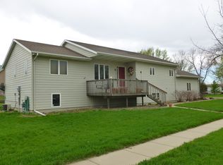 301 Emma Dr, Hartford, SD 57033