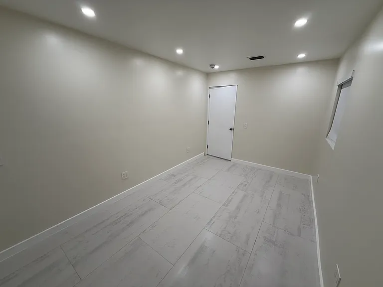 541 NE 142nd St #2 — Photo 20