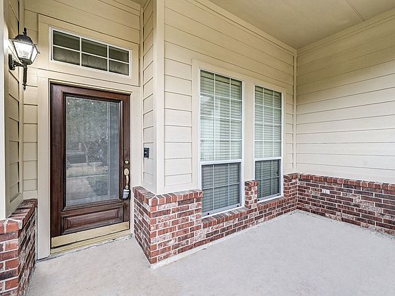3rd image of 4019 Chestnut Bnd