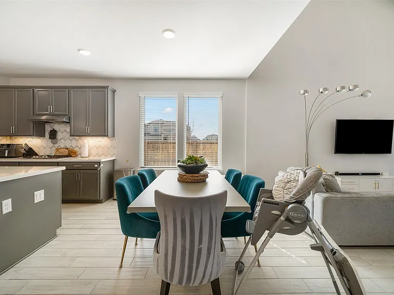1811 Smithers Landing Dr — Photo 11