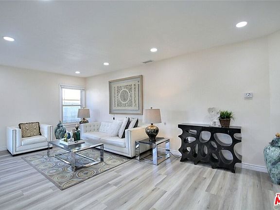 4th image of 4014 Verdugo View Dr
