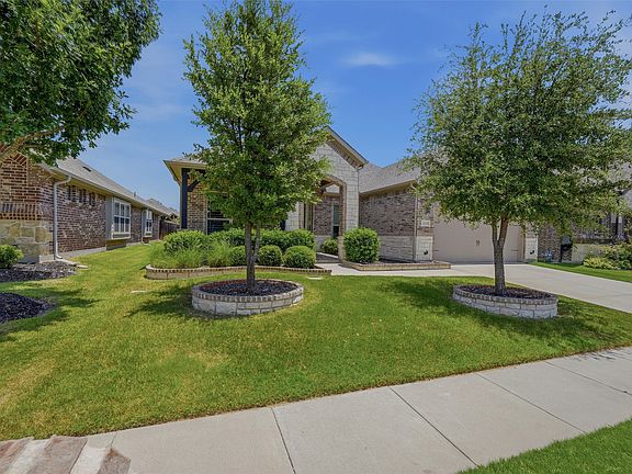 2nd image of 2419 Thayne Dr