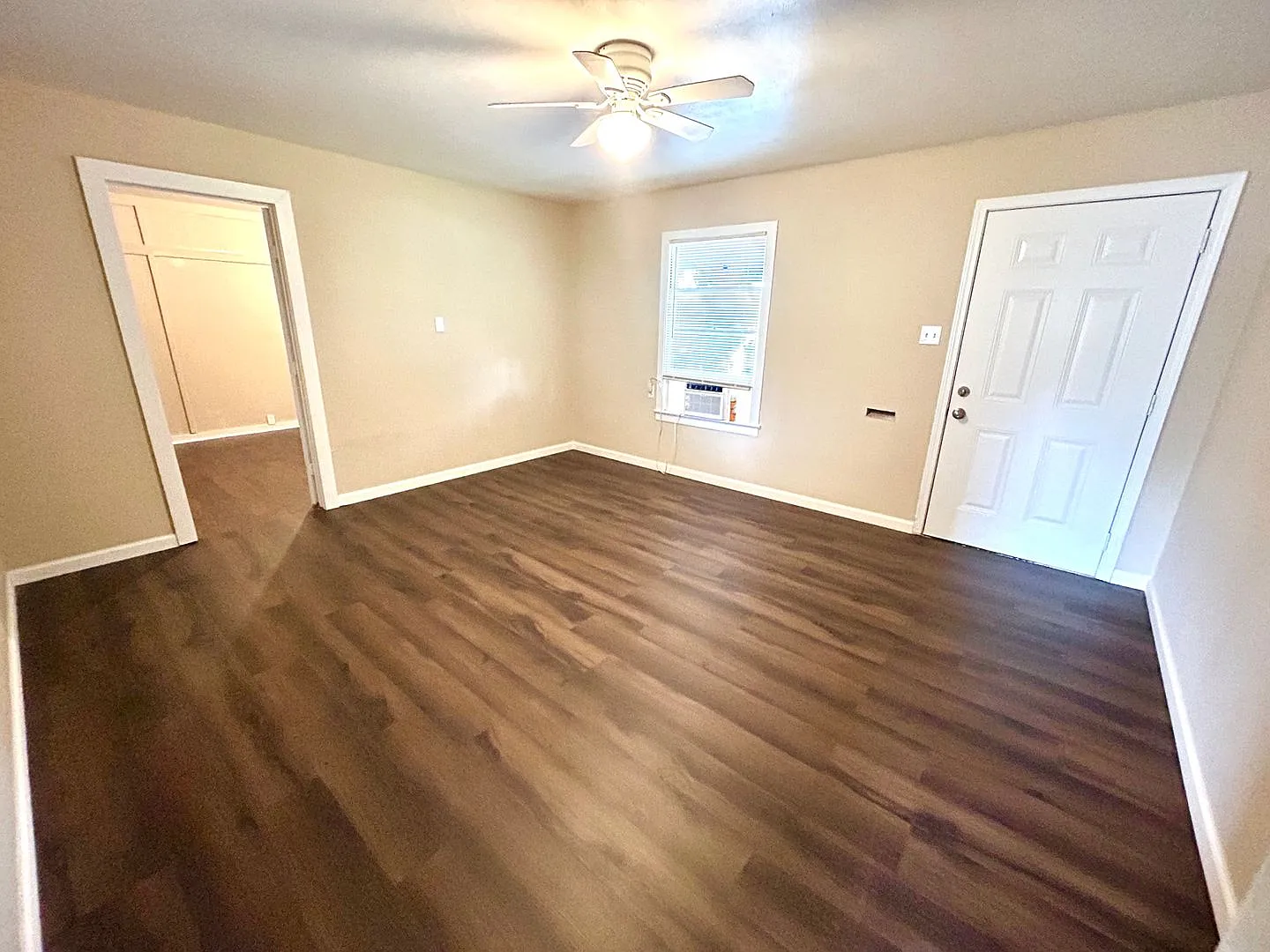 *Move In Special* 2-Bedroom House With Large Fenced Backyard! — Photo 3